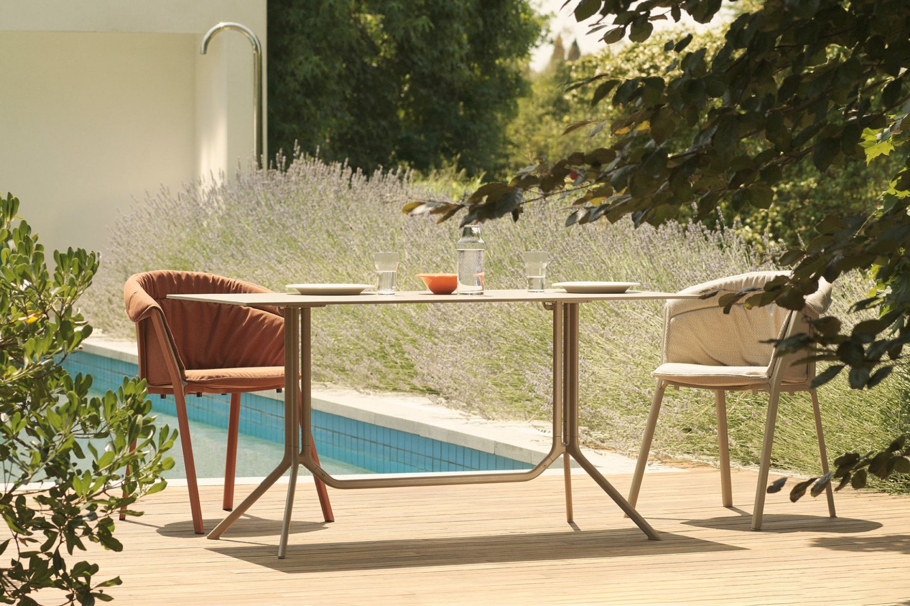 Outdoor_MEUBILI_Kristalia_POULE_Landscape_10x15 (1)